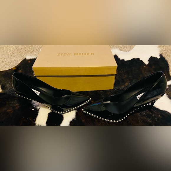 Steve Madden pump size 8.5. Wore one time like new! - Picture 3 of 9
